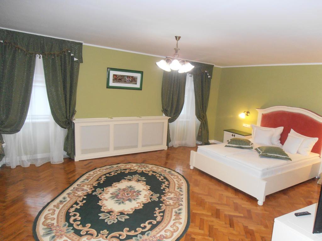Zum Weissen Lamm Residence Sibiu Pokoj fotografie
